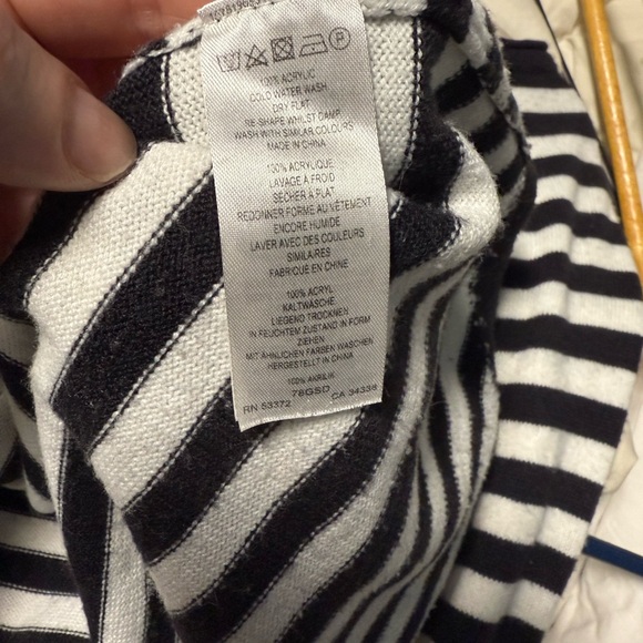 Black and White Striped Long Sleeve Top - Picture 8 of 8